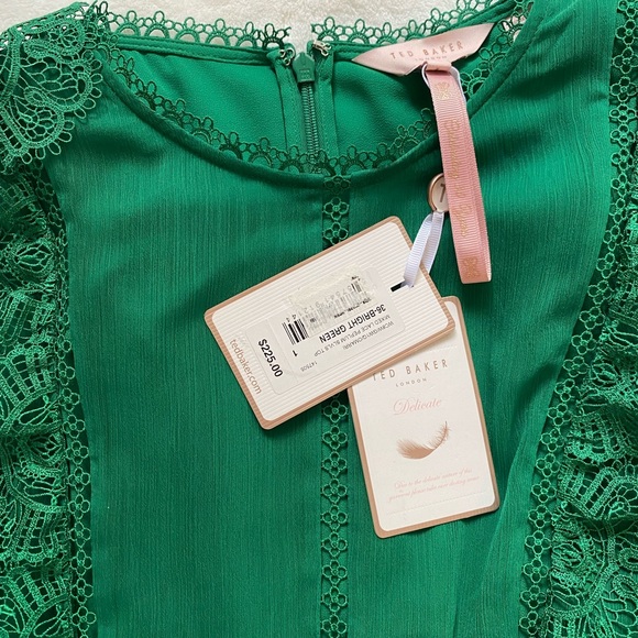 New Ted Baker Mixed Lace peplum SLVLS top💚I believe is a Small, see chart. - Picture 6 of 16